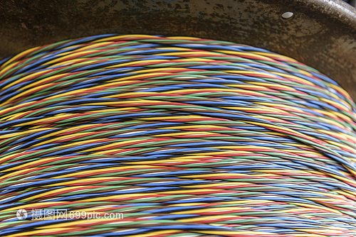 多彩电缆与电线 现代生活中的安全与美学交响曲